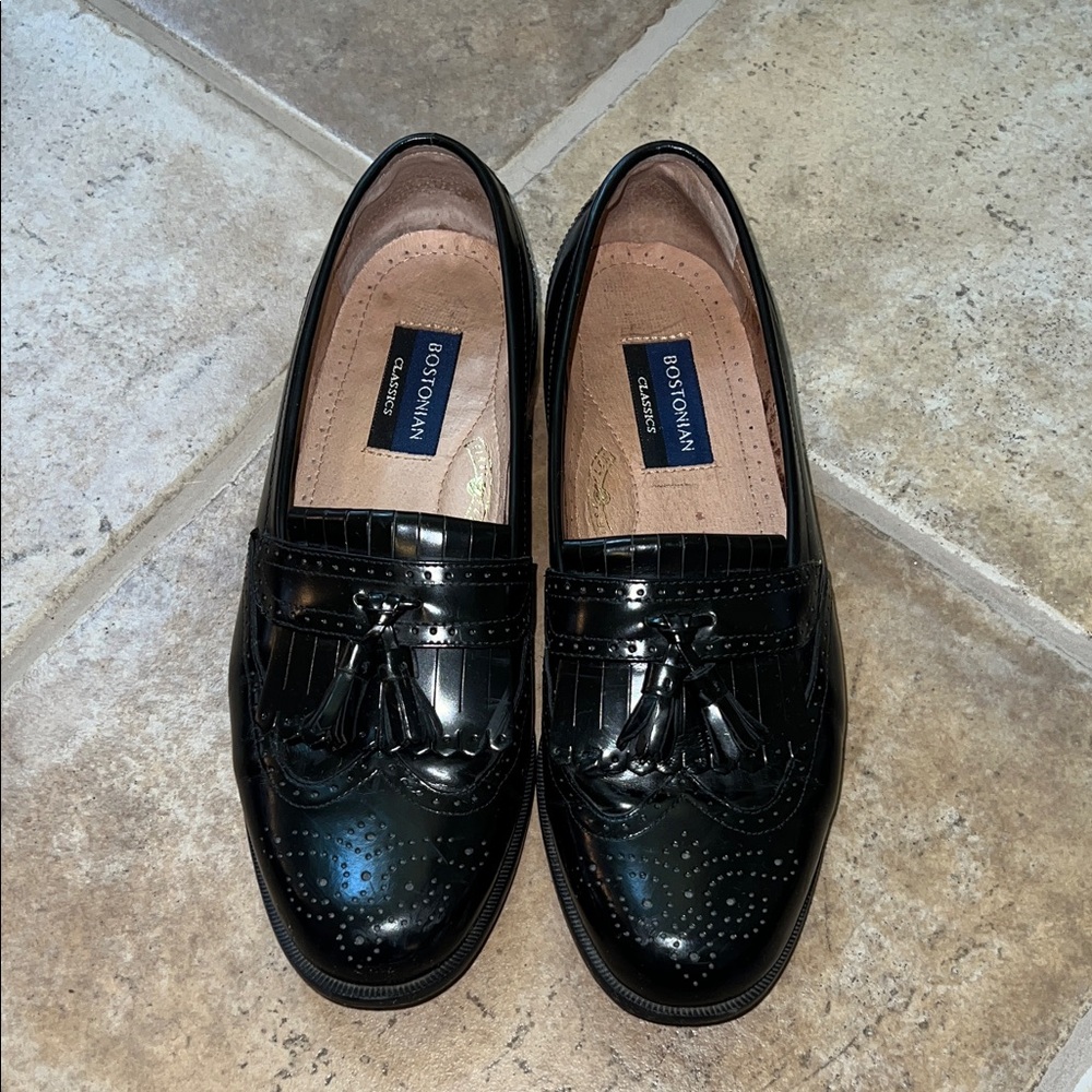 Bostonian Classic Black Tassel Loafers Real Leather top and bottom